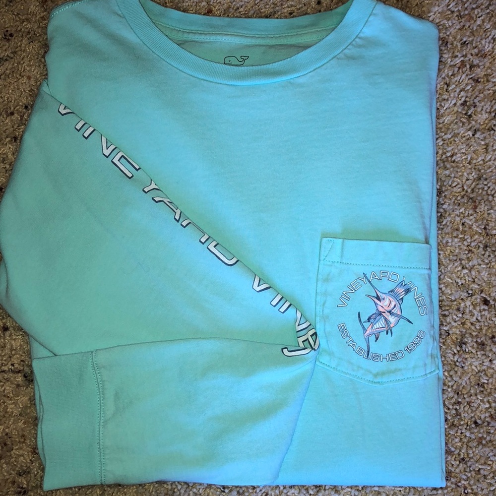 Vineyard Vines Medium